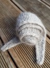 Små skjerf av 100% angorakaninull fra egne kaniner, hjemmestrikket av håndspunnet garn thumbnail